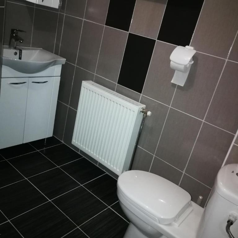 Guesthouse Vila Puzic - Trokrevetna Soba sa Zajedničkim Kupatilom - 3