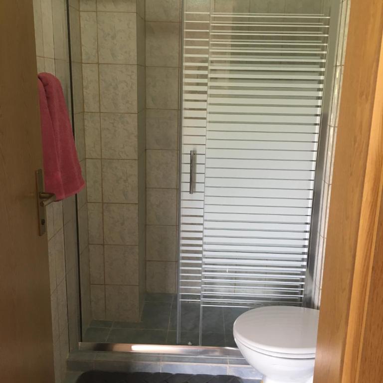 Amina River Apartment - Three-Bedroom Apartment with Lake View - 28