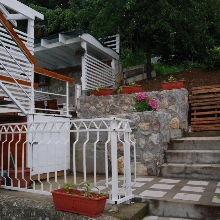 APARTMANI PERGOLO Centar - Studio Apartment - 13