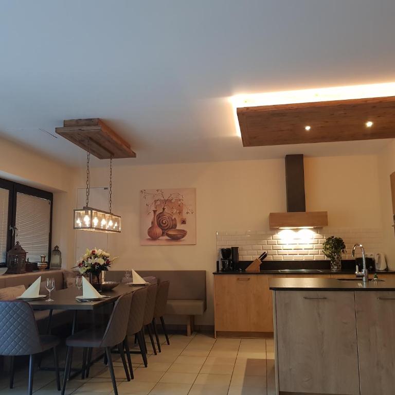 Exclusive Apartment Sylvie - Four-Bedroom Apartment (10 Adults) - 5