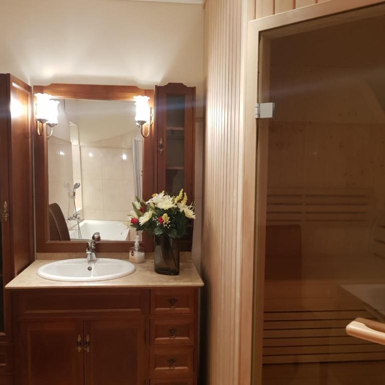 Exclusive Apartment Sylvie - Four-Bedroom Apartment (10 Adults) - 22