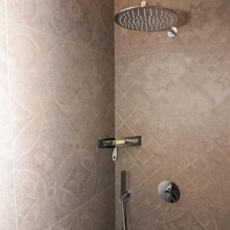 3 Amici Suites - Appartamento Deluxe con Balcone - 18