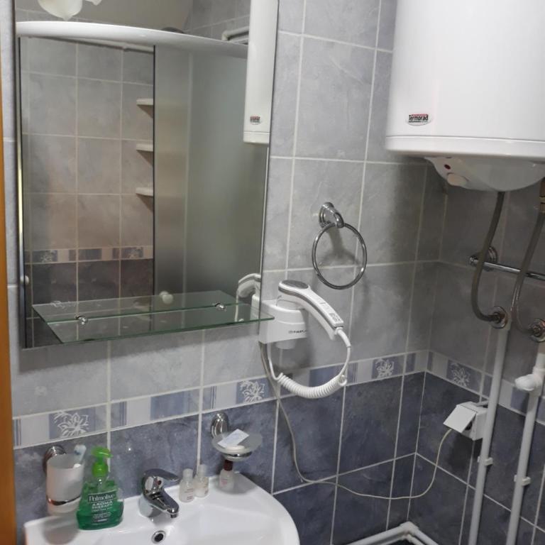 Rooms Skorpijon - Dvokrevetna Soba sa Bračnim Krevetom i Pogledom na Planinu - 7