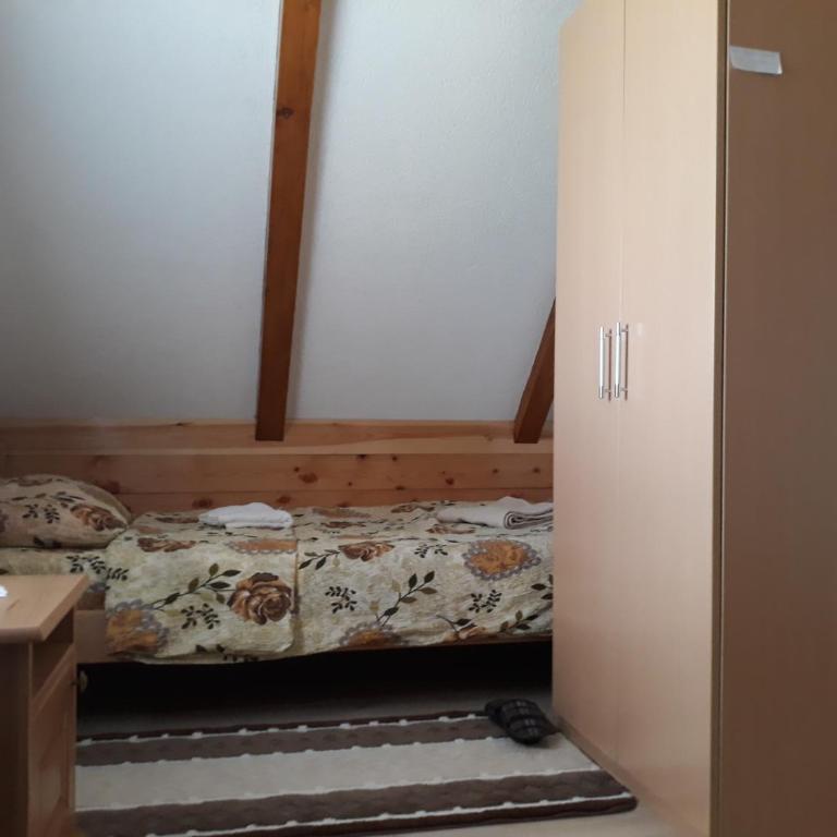 Rooms Skorpijon - Standardna Dvokrevetna Soba sa Zasebnim Krevetima i Pogledom na Planine - 8