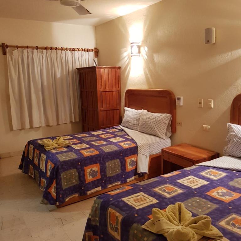 Hotel Kootznoowoo - Habitación Doble con baño privado y ventilador - 2 camas - 20
