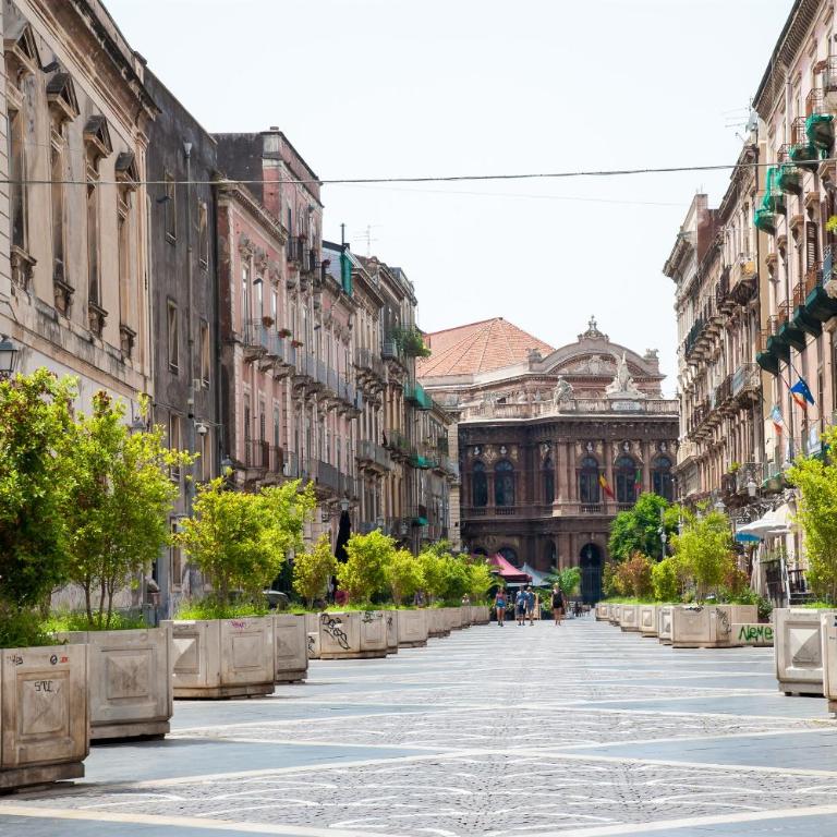 Homes4Holidays - Teatro Massimo - Apartment - 4