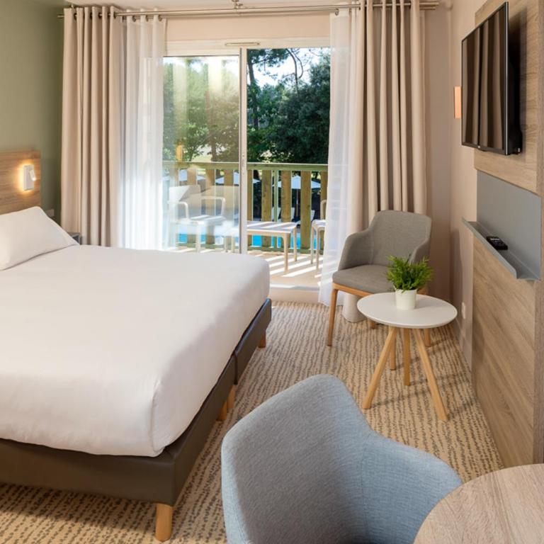 Hôtel & Spa Vitalparc, The Originals Collection - Double Room with Pool View with Spa Access - 3