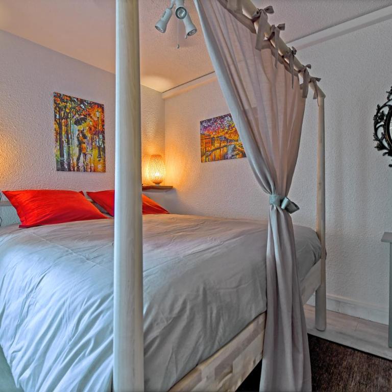 T2 cosy de 41m2 à 400 m de la plage, résidence avec piscine. - Appartement - 8