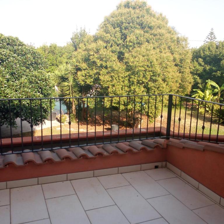 B&B Leonida - Double Room with Extra Bed and private bathroom - 3