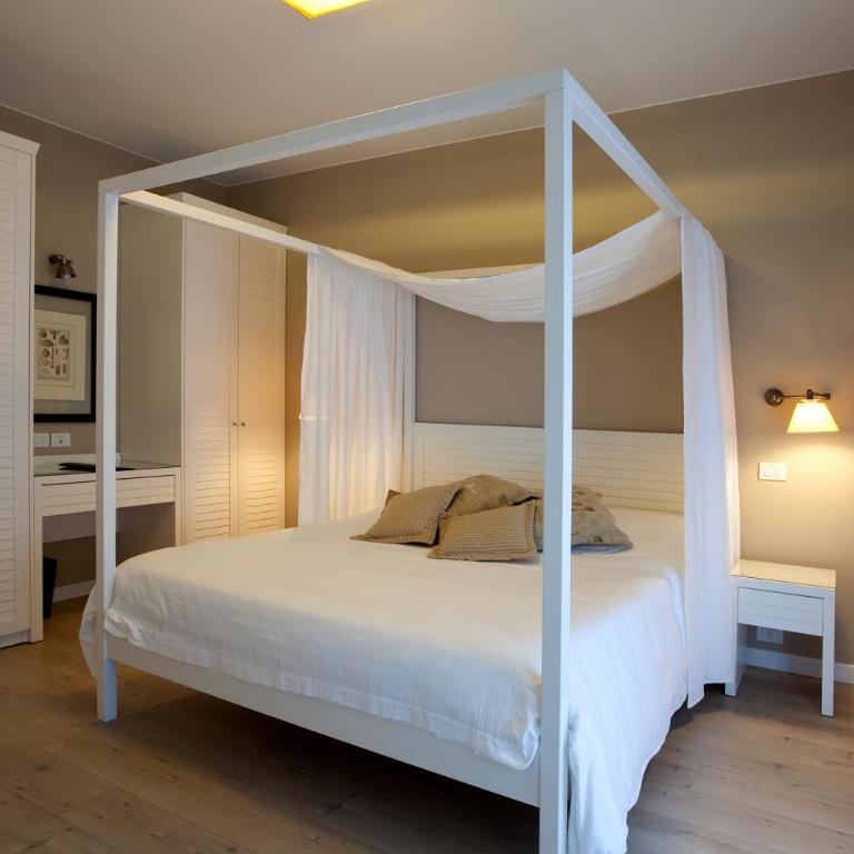Hotel Mediterraneo Suite&Residence - Camera Deluxe - 4