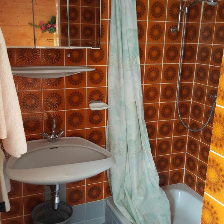 Junser Gasthausl - Habitación Triple con aseo compartido - 3