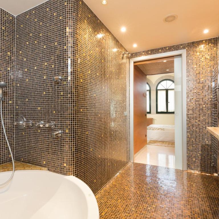 Hotel Històric - Suite - 1