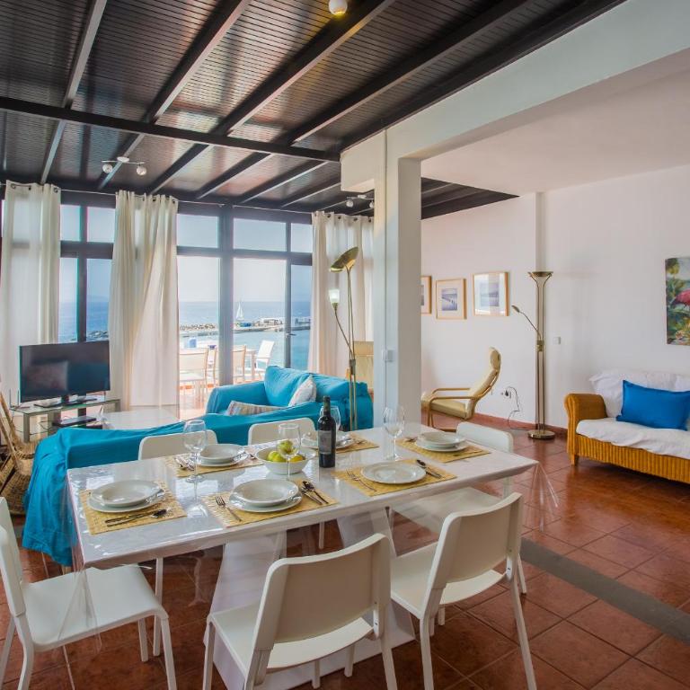 Apartamento Vista Mar - Three-Bedroom Apartment - 10