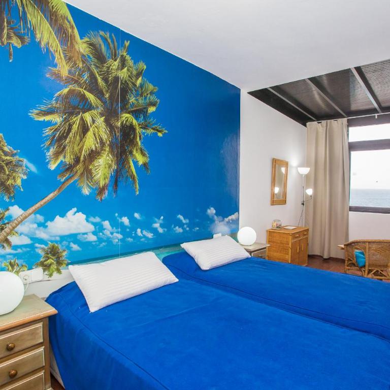 Apartamento Vista Mar - Three-Bedroom Apartment - 17