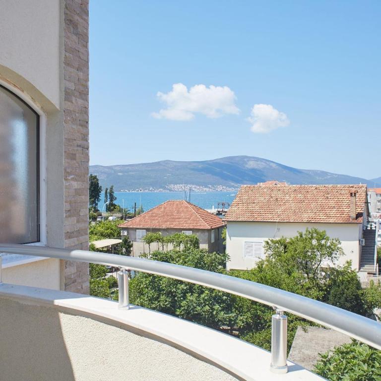 Apartmani Tripović - Apartman sa 3 Spavaće Sobe, Pogledom na More i Balkonom - 46