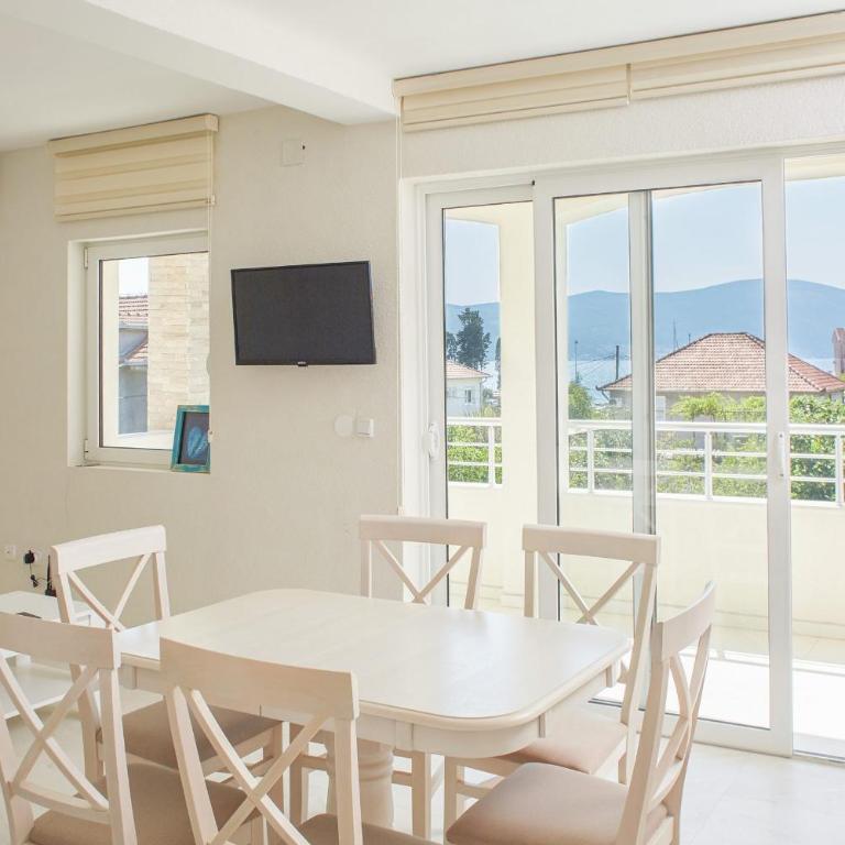 Apartmani Tripović - Apartman sa 3 Spavaće Sobe, Pogledom na More i Balkonom - 32