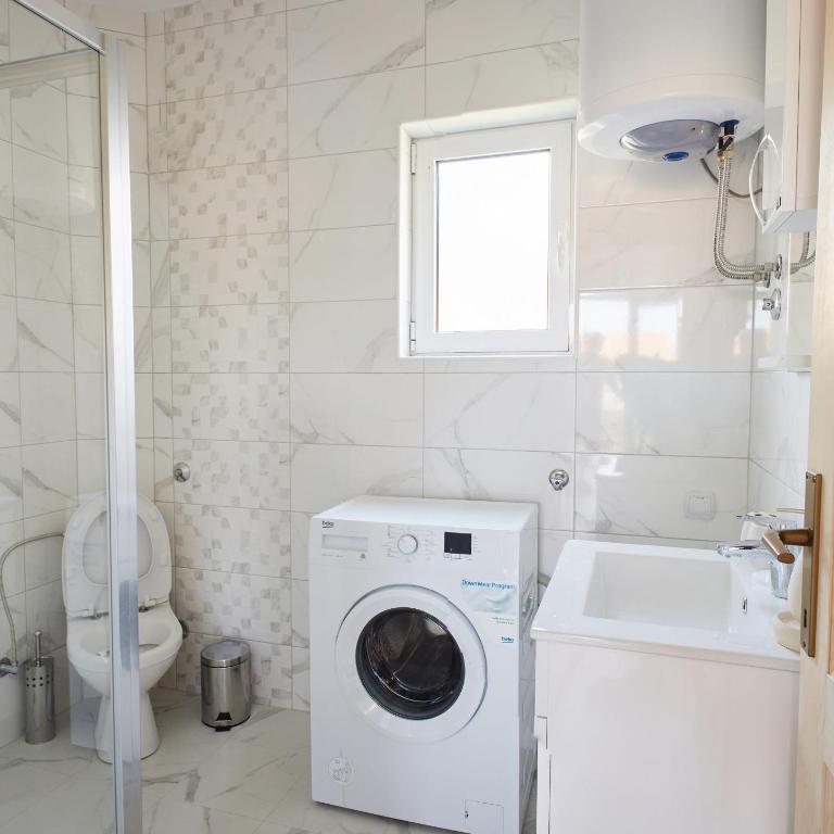 Apartmani Tripović - Apartman sa 3 Spavaće Sobe, Pogledom na More i Balkonom - 41
