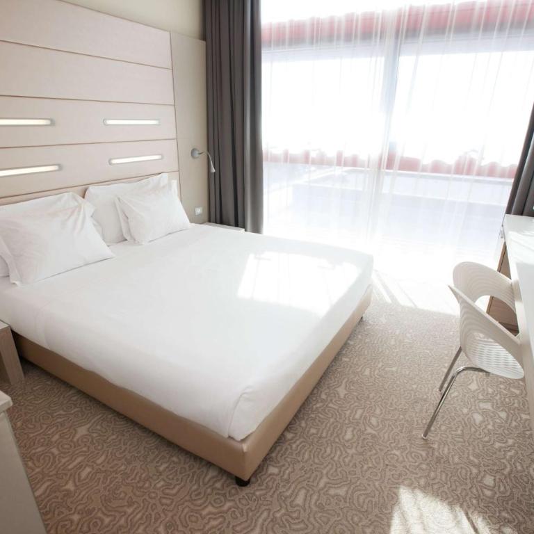 Best Western Plus Net Tower Hotel Padova - Camera Queen Standard - Non Fumatori - 7
