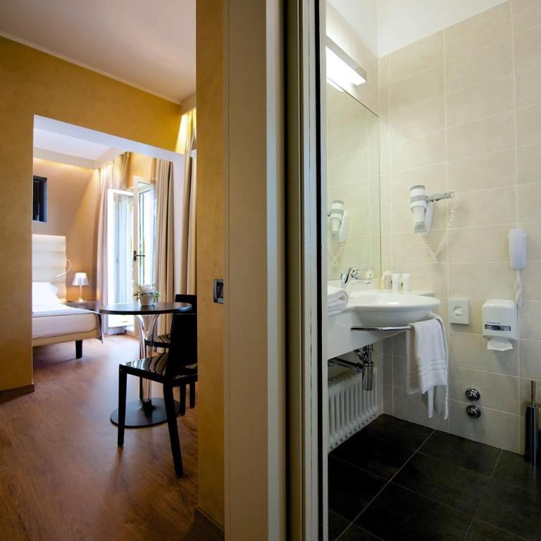 Best Western Hotel Luxor - Deluxe Queen Room - 2