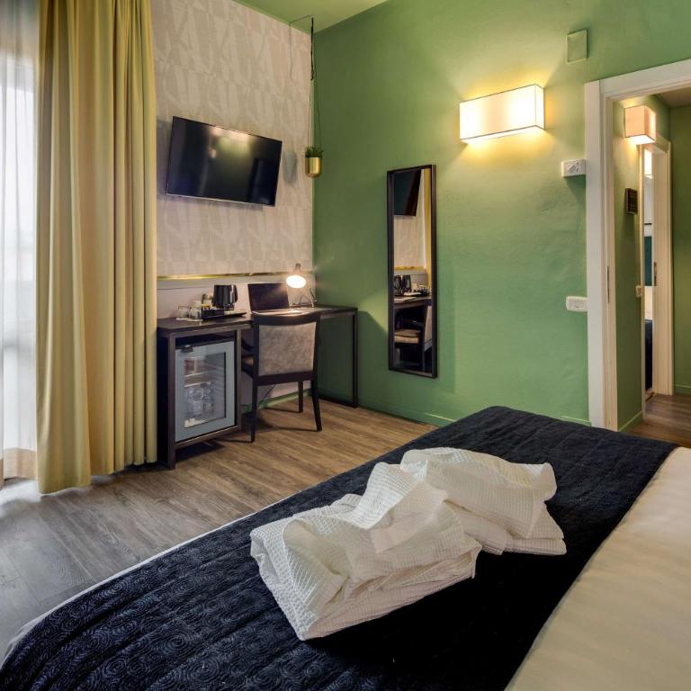 Best Western Plus CHC Florence - Appartamento con Letto Queen-Size e Quattro Letti Singoli - 5