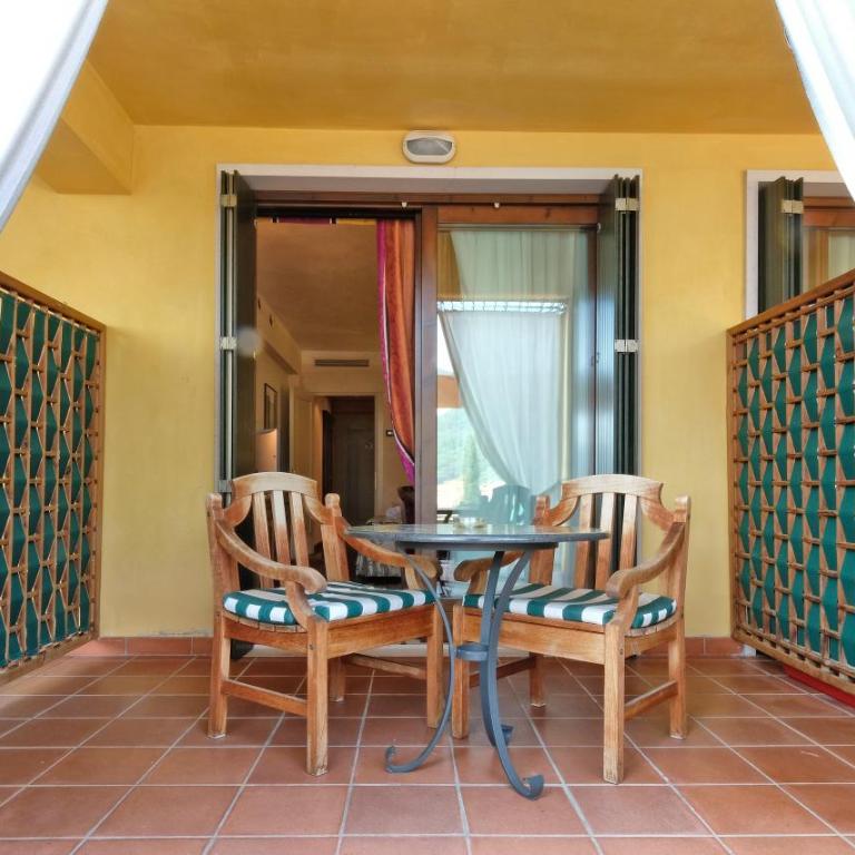 Villa Madrina Lovely and Dynamic Hotel - Suite with Terrace - 3