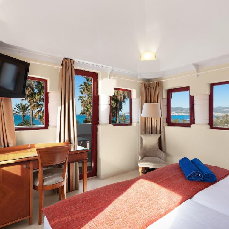 Hotel Ciutat Jardi - Habitación Doble con balcón y vistas al mar - 2 camas individuales - 3