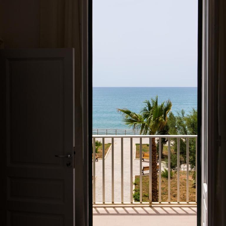 Sea Beach Pozzallo - Comfort Dreibettzimmer - 2