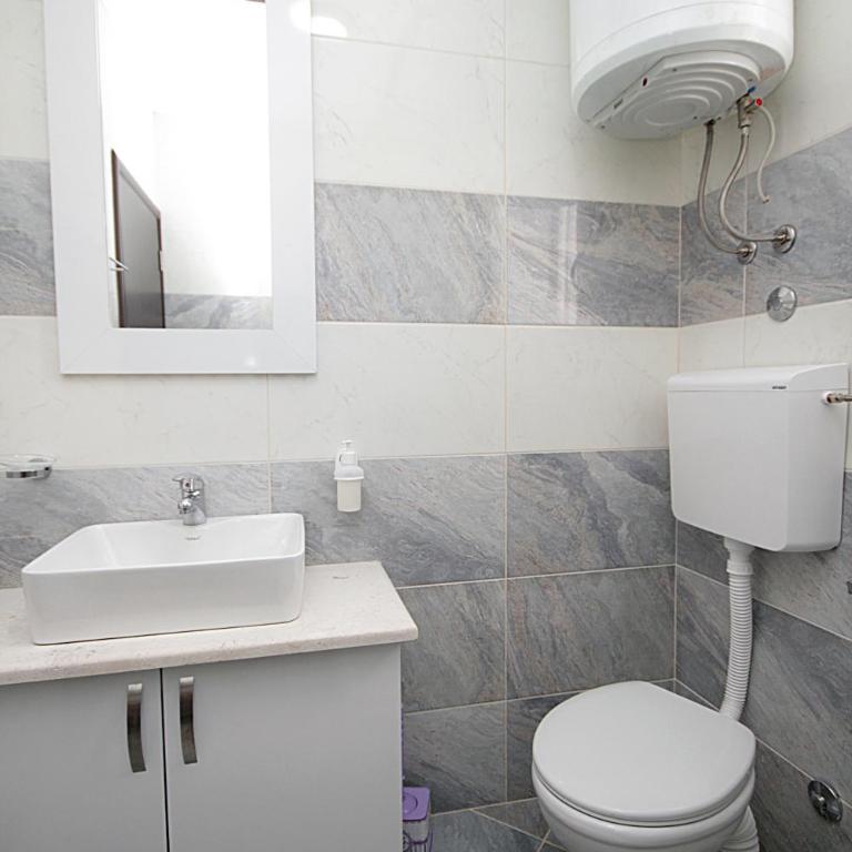 Apartments Mirko - Apartman - Prizemlje - 8
