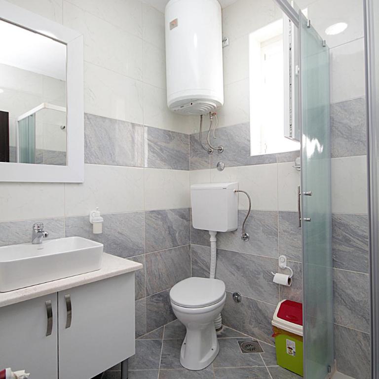 Apartments Mirko - Apartman - Prizemlje - 9