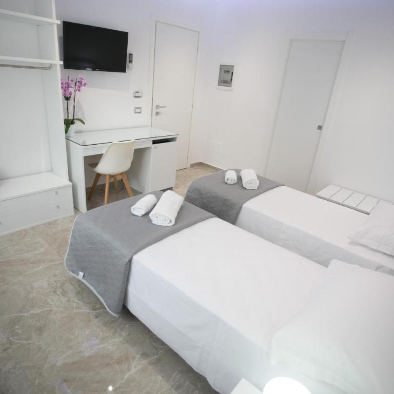 Tropea Luxury & Charm - Deluxe Room with Balcony - 5