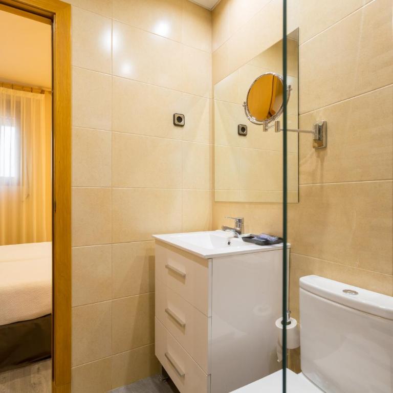 Apartamentos DV - Apartment with Shower - 9