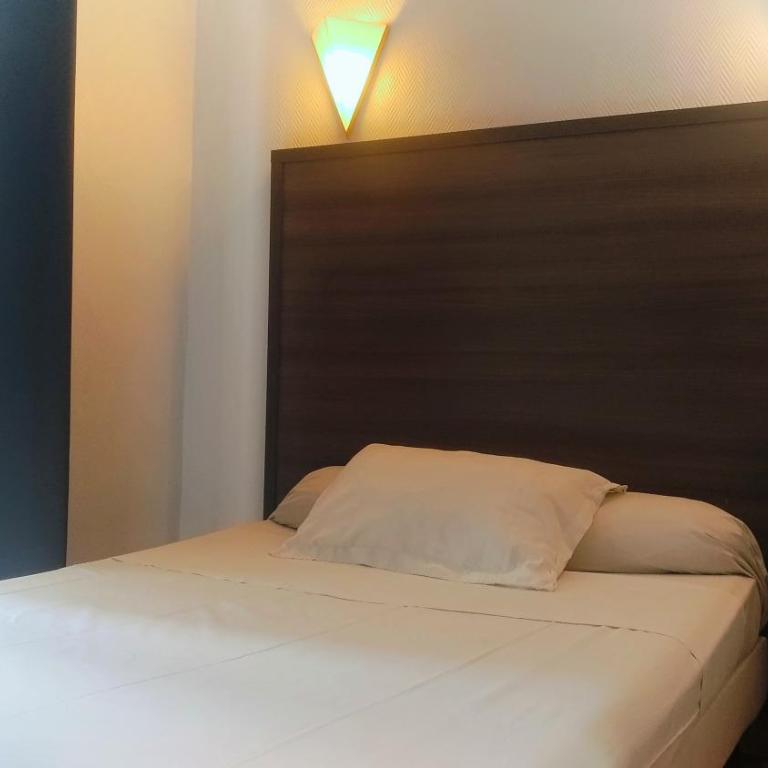 Hotel du Globe 18 - Chambre Simple Confort - 1
