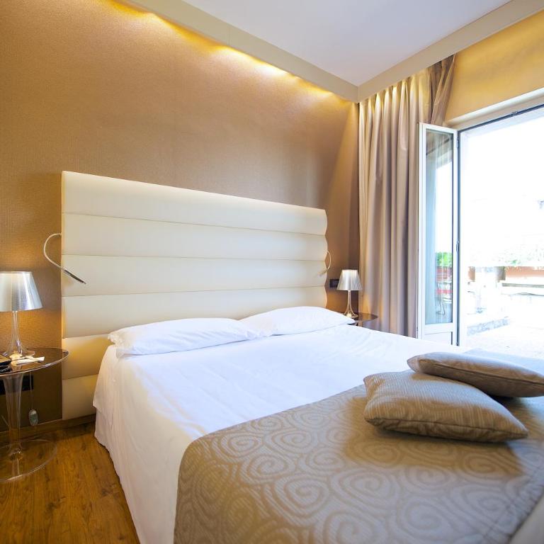 Best Western Hotel Luxor - Deluxe Queen Room - 8