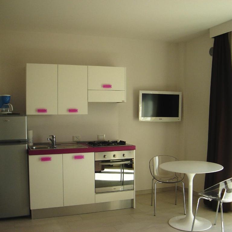 La Fattoria Apartments - Monolocale Comfort con Vista Lago Parziale - 9