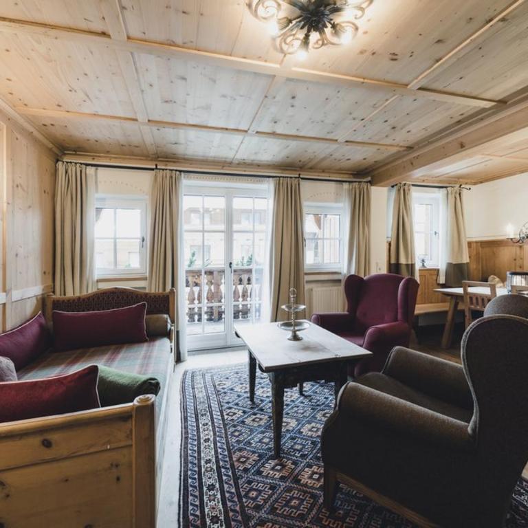 Himmlhof Small Luxury Boutique Hotel - Deluxe Suite mit Kingsize-Bett und Kamin - 6
