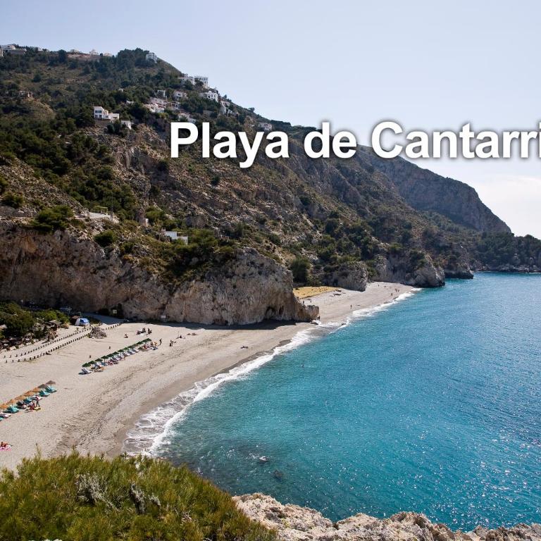 Apartamento con encanto junto a la playa y en el centro del pueblo - Apartment - 24