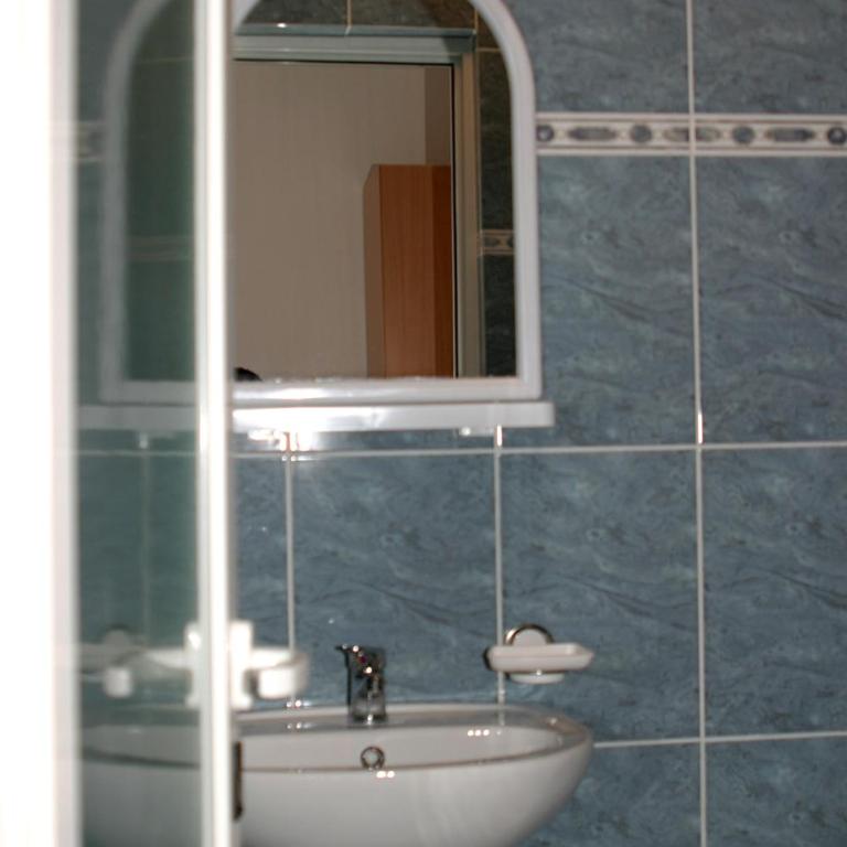 Omega Apartments - Studio sa Balkonom i Pogledom na More (3 Odrasle Osobe) - 9
