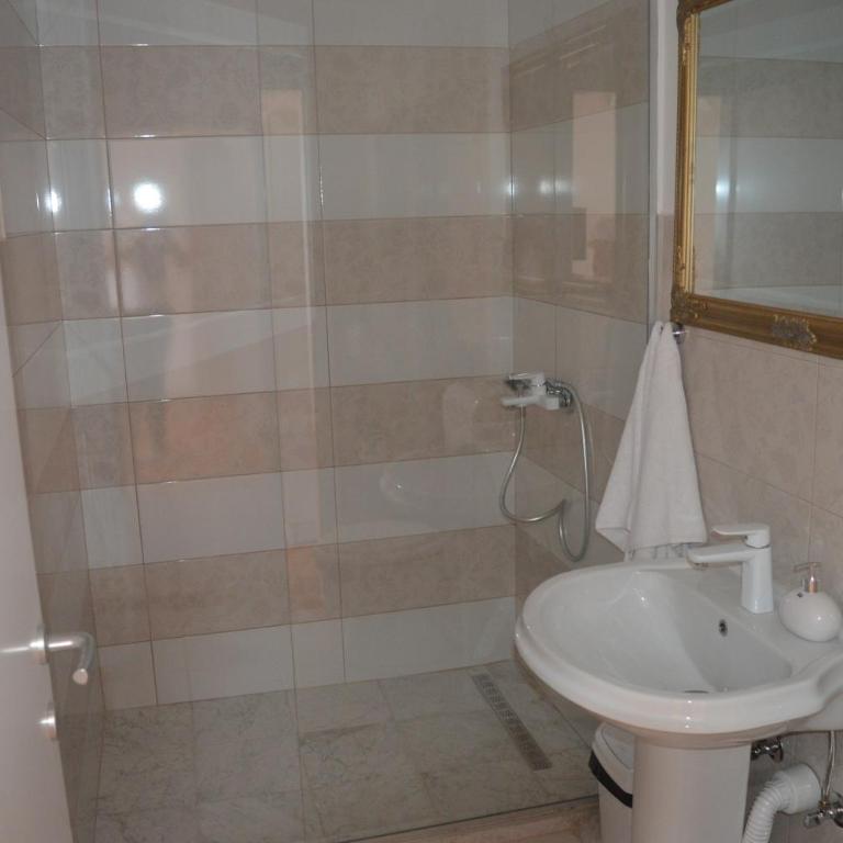 Hotel Drina Premium - Dvokrevetna Soba sa Bračnim Krevetom - 7