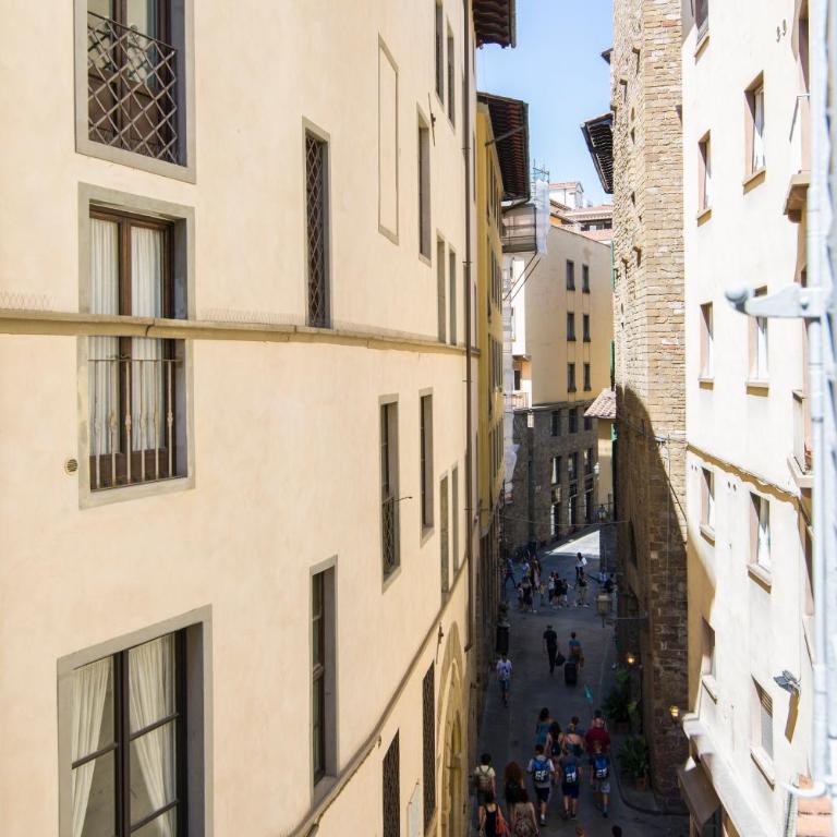 GuestHost - Ponte Vecchio Central Flats - Appartamento - 17