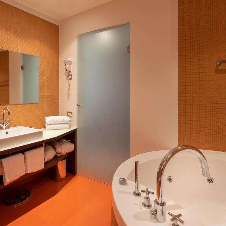 The Box Riccione - Adults Only - Deluxe Double Room - 8