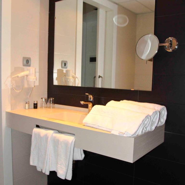 Hotel Salomé - Habitación Doble - 1 o 2 camas - 5