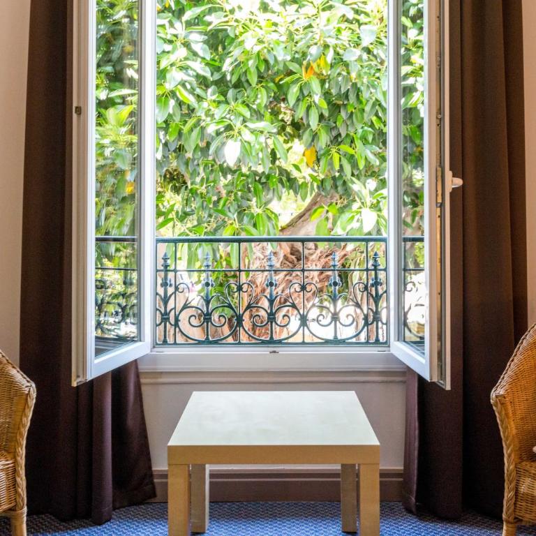 Hotel Select - Chambre Double ou Lits Jumeaux Supérieure - 10