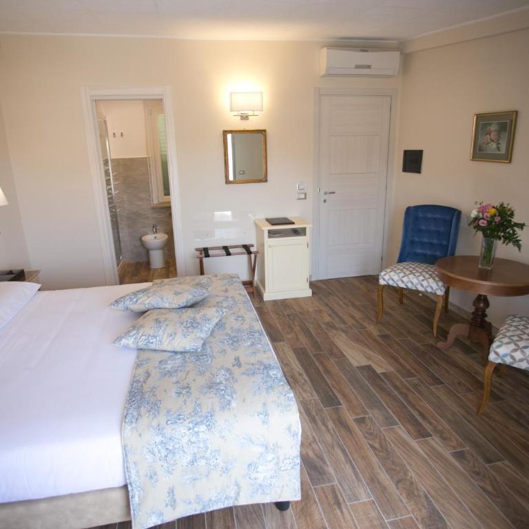 Il Duca - Double Room with Balcony and Sea View - 2