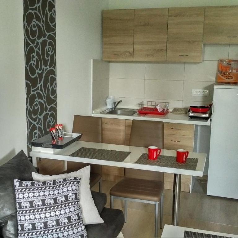 Apartmani Amfora - Igalo - One-Bedroom Suite - 4