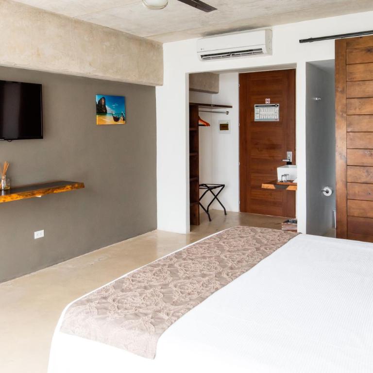 Hotel 52 Playa del Carmen - Habitación Estándar - cama extragrande - 5