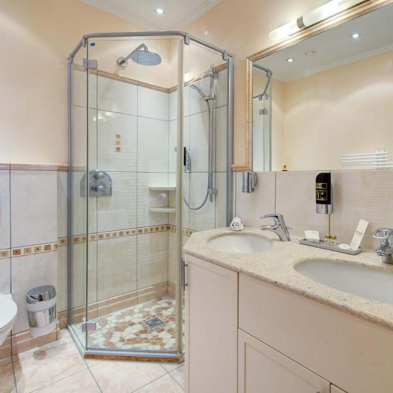 Alpinstyle Hotel Ischgl - Luxus-Dreibettzimmer 102 - 6