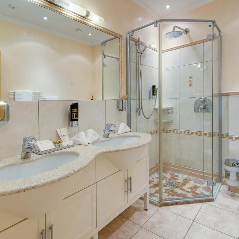 Alpinstyle Hotel Ischgl - Luxus-Vierbettzimmer 103 - 5