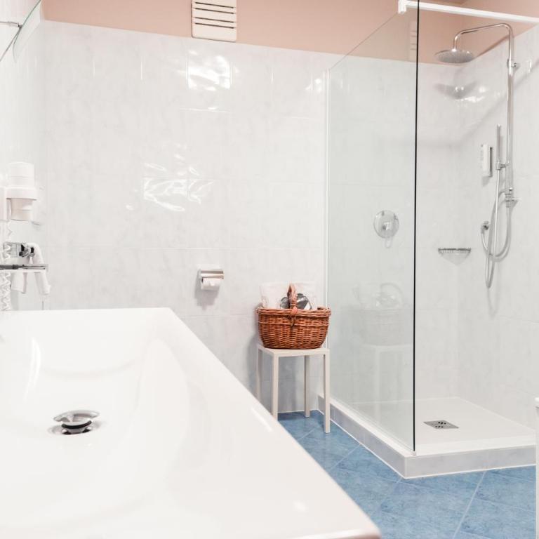 Hotel Tiefenbrunn Gardensuites & Breakfast - Apartamento de 1 dormitorio con balcón - 1