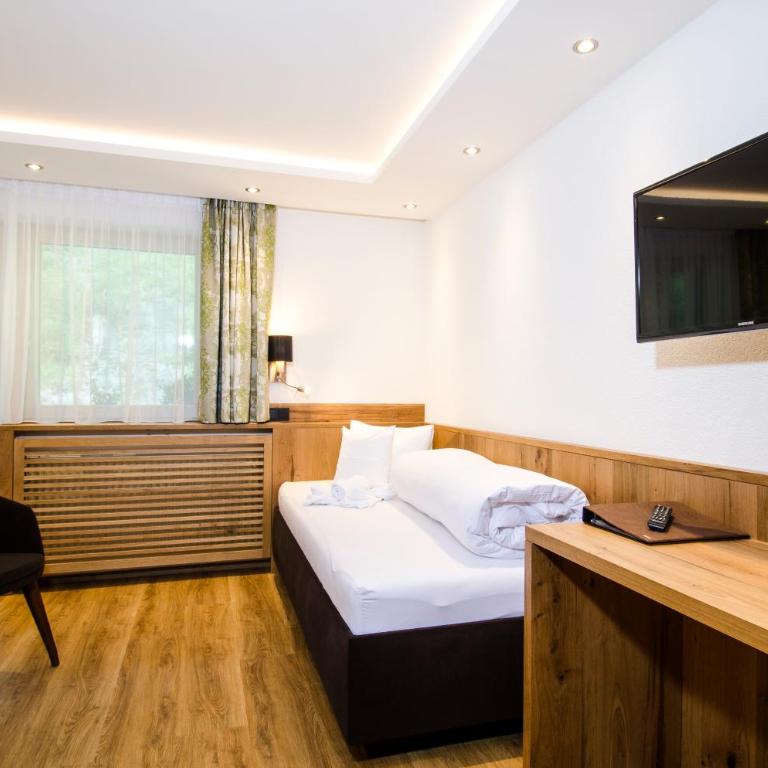 Hotel Garni Siegele - Dreibettzimmer - 2