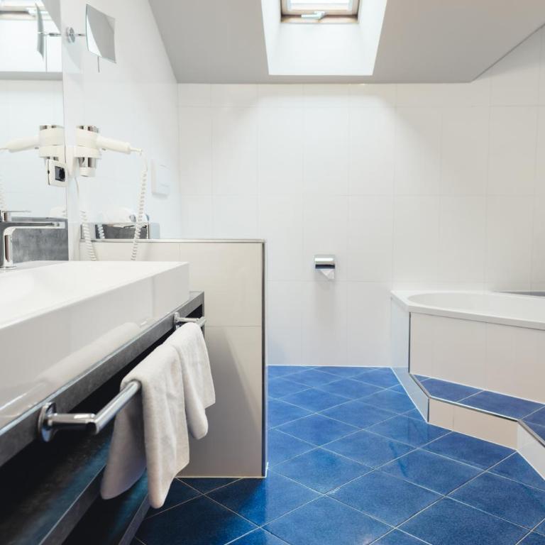 Hotel Tiefenbrunn Gardensuites & Breakfast - Apartamento de 2 dormitorios con balcón - 1